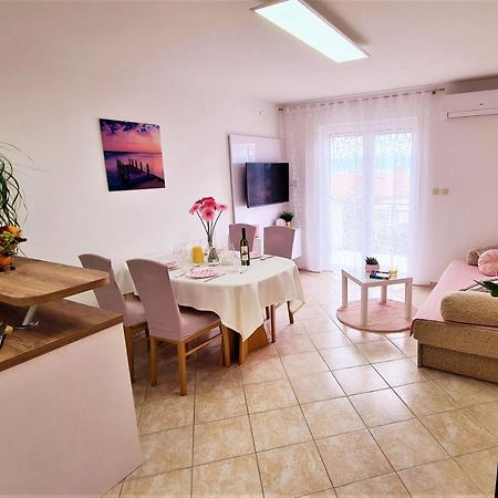 Apartment Karamarko Malinska Εξωτερικό φωτογραφία
