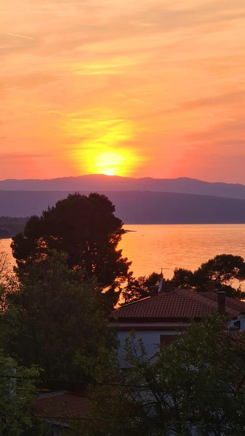Apartment Karamarko Malinska Εξωτερικό φωτογραφία