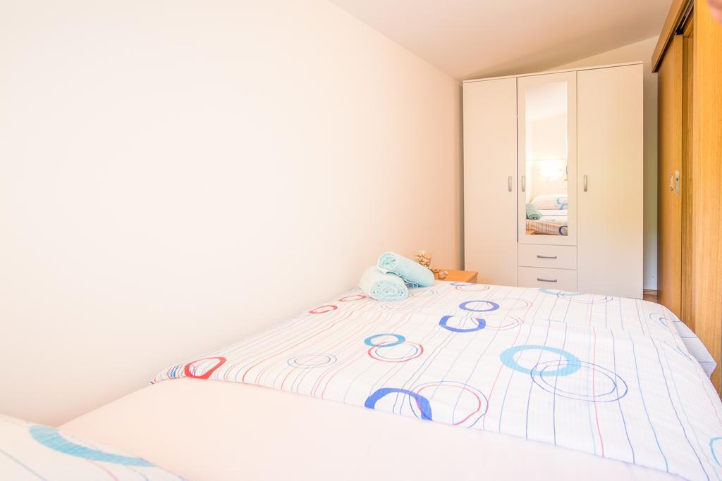 Apartment Karamarko Malinska Εξωτερικό φωτογραφία